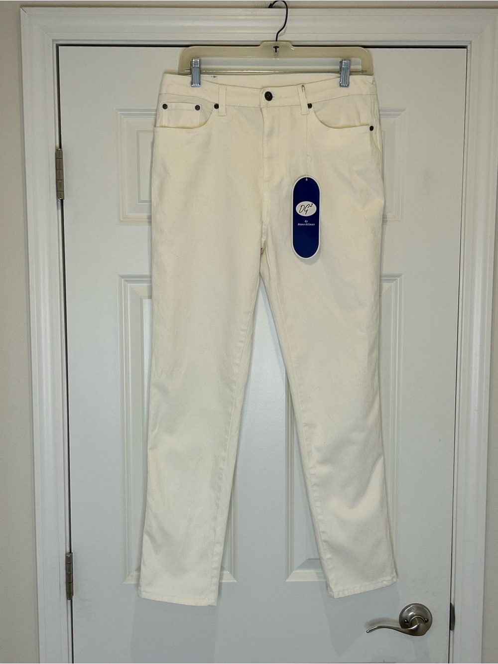DG2 by Diane Gilman Cream Straight-Leg Jeans Size 8 NWT